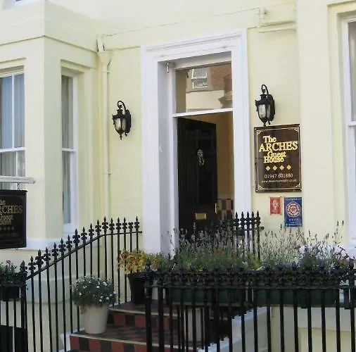 住宿加早餐酒店 The Arches 惠特比